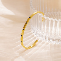 Bracelet minimaliste en forme de C ouvert, plaqué or 18 carats, en acier inoxydable, avec zircon coloré, résistant au ternissement, étanche, cadeau de bijoux