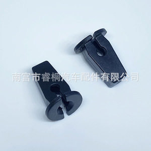 แผ่นกันฝุ่นล้อรถ Shuangxuan รุ่น 867809966 สำหรับ Volkswagen Audi แผ่นกันกระเด็นฝากระโปรงเครื่องยนต์ ฐานยึดพลาสติก - Product Image 5