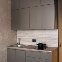 Mini-cuisine moderne pour hôtel et appartement, idéale pour petits espaces, avec unités de meubles de cuisine en acrylique, tiroirs, paniers et robinet de lavabo écologique