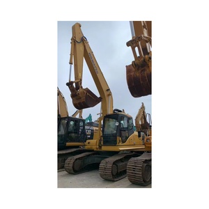 รถขุดตีนตะขาบ Komatsu PC200 มือสอง สภาพดีเยี่ยม นำเข้าจากญี่ปุ่น ราคาถูก รถขุด 20 ตัน ลดราคา - Product Image 1