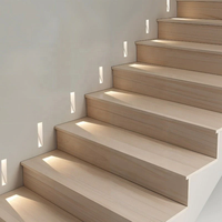 Marches et contremarches d'escalier en bois et acier, design moderne, en contreplaqué HPL, écologiques, économiques, sur mesure
