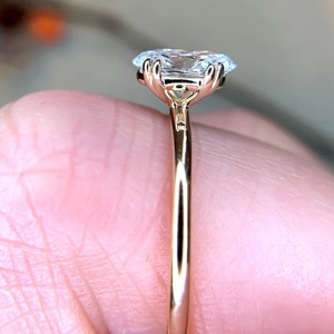 Bagues Moissanite classiques Bague de fiançailles ovale <span class=keywords><strong>Solitaire</strong></span> à double griffe en or 14 carats - Product Image 3