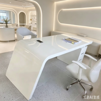 Yaratıcı Ofis Masası Şık Güzellik Danışma Masası Medikal-estetik Danışma Masası Avrupa-Amerikan Minimalist Modern Beyaz