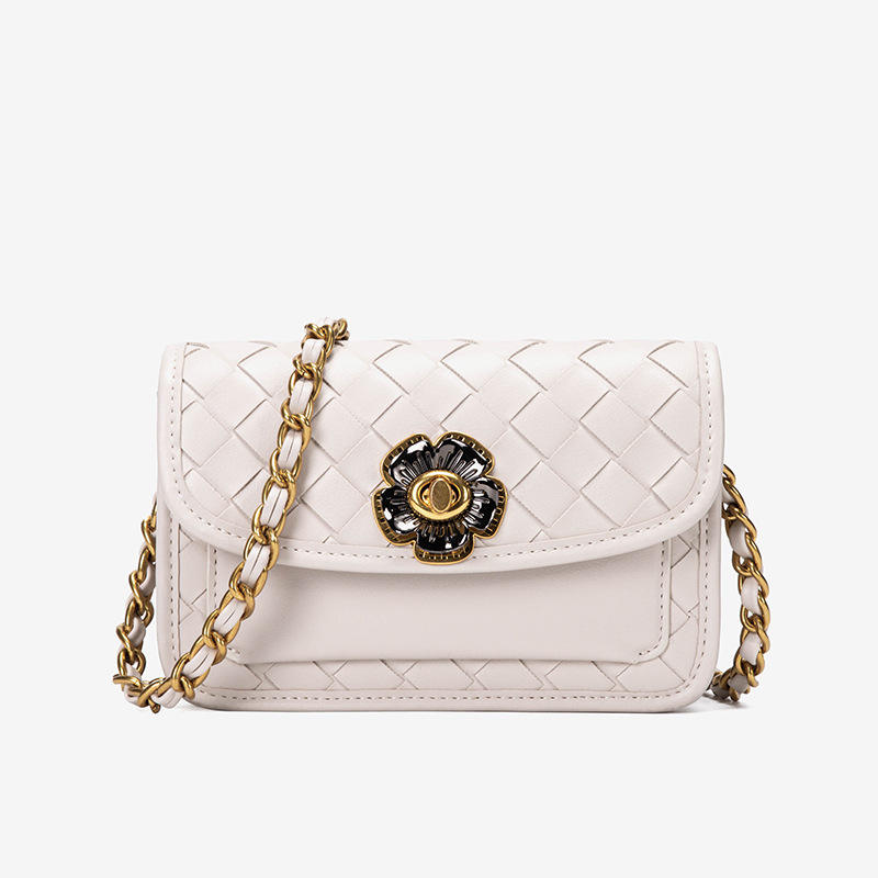 B905#Milkshake White