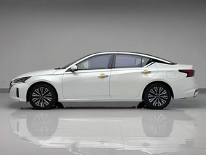 Venta Especial: Autos Nissan Usados Más Baratos, Nissan Altima 2022 2.0L XL de 5 Plazas, Interior Oscuro, Bajo Kilometraje, Techo Panorámico, Sedán Compacto - Product Image 4