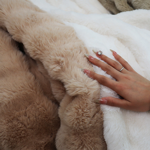 Topverkochte unieke design woningtextiel manta bubble faux fur deken luxe flanellen plaid faux konijnenbont beddengoedset - Product Image 5