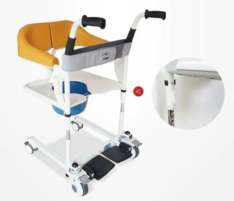 Salute riabilitazione medica trasferimento paziente infermieristica comò in movimento sedia a rotelle con wc
