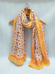 Sarong en coton imprimé à la main, léger, respirant, polyvalent, accessoire vestimentaire d'été - Product Image 4