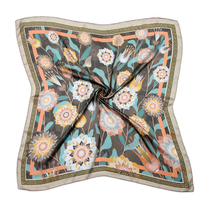 Foulard carré ethnique à motif floral grec 70x70cm en satin de polyester pour femme, châle décontracté ou habillé - Product Image 4