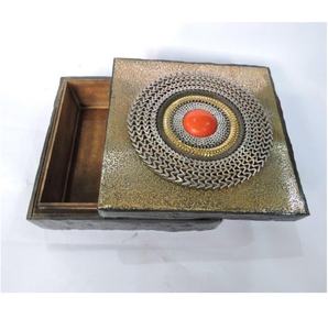 Joyero Antiguo de Resina y Metal - Product Image 2