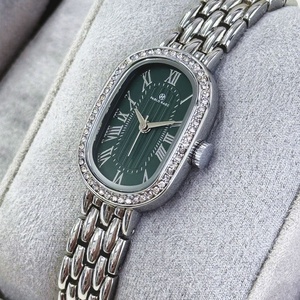 Montre à quartz de luxe pour femmes d'affaires OEM ODM, lunette sertie de diamants, étanche, bracelet en acier inoxydable, boîtier en alliage, mode ovale, aiguilles romaines - Product Image 1