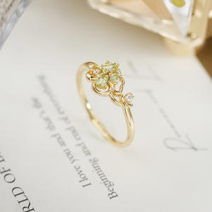 Lucky Guardian Trébol de cuatro hojas Rectángulo redondo Hierba fresca Peridoto verde Piedra preciosa Circón blanco Anillo fino Joyería - Product Image 1