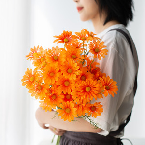 ช่อดอกเดซี่ประดิษฐ์ ดอกไม้ผ้าไหมสีขาว ตกแต่งงานแต่งงาน ของประดับตกแต่งห้องนั่งเล่น - Product Image 2