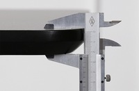 Table de café carrée moderne avec plateau en stratifié de chêne et base en métal noir