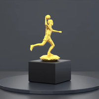 Mini figurine de sport personnalisée jouant au ballon garçon Statue Casting Technique Tournament Trophy
