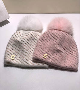 Femmes Angora cachemire doré Lurex paillettes mélange métal logo tricoté chapeau avec grande vraie <span class=keywords><strong>fourrure</strong></span> de renard boule <span class=keywords><strong>pompon</strong></span> - Product Image 1
