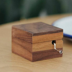 مخصص من خشب الجوز الخشبي الكلاسيكي الصغير + 50 نغمات متوفرة حركة كرنك - Product Image 4