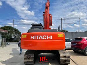 Excavatrice sur chenilles Hitachi ZX200 d'occasion, modèle 2024, origine Japon, excellent état, faible nombre d'heures de fonctionnement, moteur en parfait état - Product Image 2