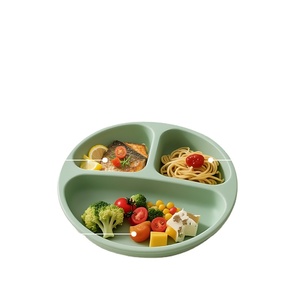 Ensemble repas bébé en silicone sûr avec tasse anti-déversement, bavoir ajustable et cuillère à prise facile pour l'autonomie alimentaire - Product Image 3