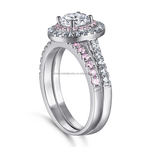 Set di Anelli da Sposa Placcati Argento alla Moda con Zirconi Cubici Tagliati Anelli di Fidanzamento e Matrimonio per Lei Anelli di Promessa Certificati Regalo per San Valentino - Product Image 5