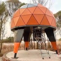 Maison capsule préfabriquée moderne, cabane en dôme avec structure en acier et aluminium pour hôtel de luxe en camping et projet de tourisme écologique