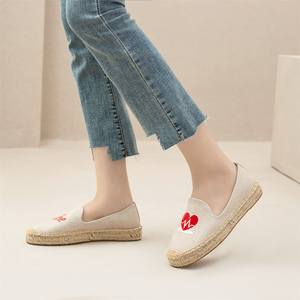 <span class=keywords><strong>Alpargatas</strong></span> de lona beige para <span class=keywords><strong>mujer</strong></span> con bordado de corazón, suela de yute transpirable, zapatos románticos, planos y casuales sin cordones. - Product Image 4