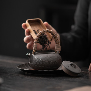 Juego de Tetera de Kung Fu Antigua con Asa de Bucle, Estilo Retro Zen, de Arcilla de Roca Antigua, con Filtro de Bola Dorada para Preparar Té y Café - Product Image 4