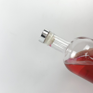 Bouteille de vodka ronde <span class=keywords><strong>populaire</strong></span> 750ml Bourbon 500ml bouteilles en verre bouteille de couleur de pulvérisation pour whisky Brandy rhum tequila <span class=keywords><strong>Gin</strong></span> - Product Image 5