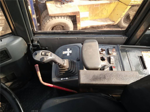 รถตักล้อยางมือสองคุณภาพสูง Komatsu WA200-5 น้ำหนักบรรทุก 15 ตัน เครื่องยนต์ CAT 3304 กำลัง 92 กิโลวัตต์ ปั๊มไฮดรอลิก Nabtesco ผลิตในญี่ปุ่น - Product Image 6