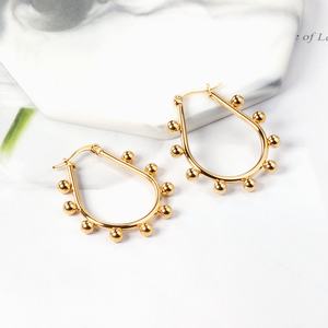Pendientes de Aro y Perno de Acero Inoxidable para Mujer, Color Oro Pulido, con Perlas de Oro de 18 Quilates, Venta al por Mayor, Joyería para Mujer - Product Image 4