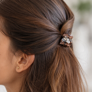 Pinza de Pelo Mini Artesanal de Acetato Iridiscente Premium con Diseño de Tiburón, Exquisita Horquilla de Joyería con Pedrería para Flequillo Lateral, Venta al por Mayor, Uso Diario - Product Image 1