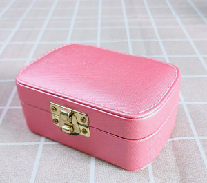 Estuche Portátil para Joyas, Caja Organizadora de Joyería de Cuero, Elegante Estuche de Viaje con Hebilla Metálica - Product Image 5