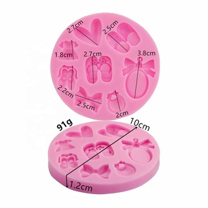 Molde de silicona DIY con gráfico de forma redonda, diseño clásico y popular de dibujos animados, para calzado de bebé niña (pantuflas, zapatos tipo babero con campana, lazo de corazón) - Product Image 2