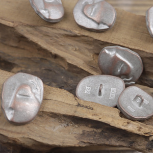 2025 Mới Đến Thời Trang Chân Dung Retro Kim Loại Hợp Kim Nút Với Chân Phù Hợp Với Cho Áo Khoác Áo Len Áo Khoác - Product Image 6