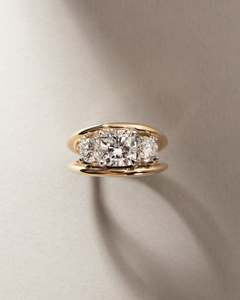 Bague de fiançailles moderne pour femme en or massif avec diamant de laboratoire taille brillant et sertissage à griffes, bijou raffiné, cadeau - Product Image 4