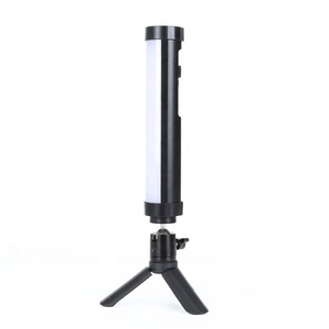 USB-C ricaricabile P100 RGB tubo luce 1 anno palmare plastica illuminazione a LED per i creatori di contenuti Video youtuber colore bianco - Product Image 5
