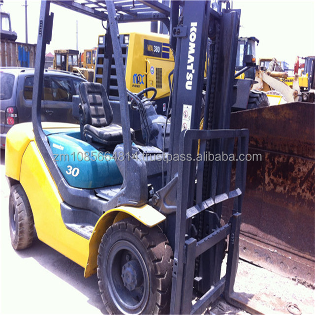 Вилочный погрузчик komatsu, 3 тонны, Япония, б/у, вилочный погрузчик komatsu fd30, 3,5 тонны на продажу