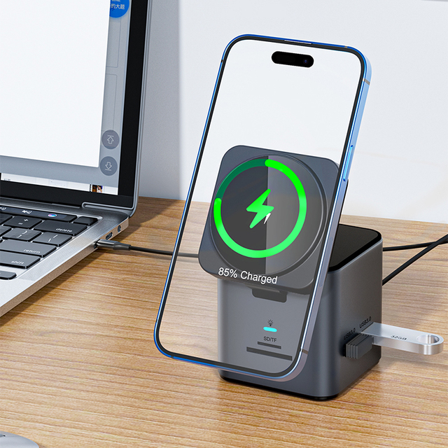 USB C Hub 8 1 Adapter Docking Station Wireless Charger 100W PD 4K HDTV VGA 3.0 5Gbps Ethernet SDTF Aluminum Alloy Stock