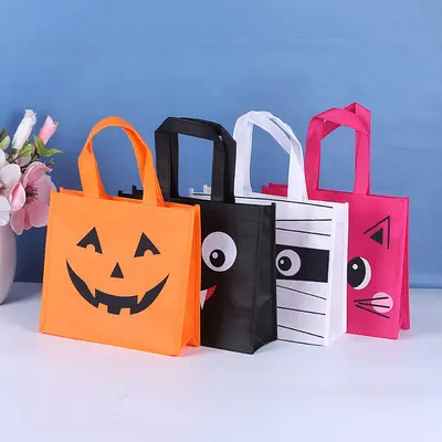 Hadiah Pesta Lucu berbagai desain Logo kustom hadiah permen Halloween anak-anak trik atau suguhan tas bukan tenunan Halloween