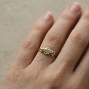 Anillo de Compromiso de Aleación Personalizado con Diseño de Rubí Redondo para Propuesta Unisex, Aniversario de Bodas y Joyería para Ocasiones Especiales - Product Image 5
