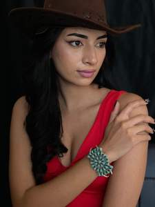 Pulsera de Plata de Ley Hecha a Mano con Turquesa Kingman, Pulsera de Piedras Preciosas, Joyería Boho para Mujer - Product Image 2