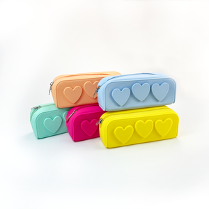 À la mode mignon <span class=keywords><strong>coeur</strong></span> forme Silicone pochette Portable papeterie étui avec fermeture éclair grande capacité doux sac de maquillage - Product Image 5