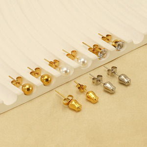 Boucles d'oreilles Huggie en acier inoxydable plaqué or 18 carats imperméables BM pour femmes Style de <span class=keywords><strong>goujon</strong></span> à la mode avec pierre principale en Zircon - Product Image 3