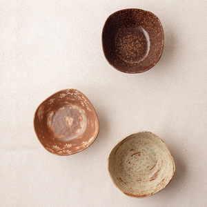 Plato de Condimentos Tradicional Japonés Hecho <span class=keywords><strong>a</strong></span> <span class=keywords><strong>Mano</strong></span>, Tazón Redondo de Cerámica Creativo, Artículos de Cocina, Vajilla de Cerámica Rústica - Product Image 1