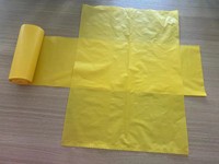 Machine à fabriquer des sacs poubelle à double couture inférieure et à couture étoile - Sac perforé sur rouleau avec noyau en papier