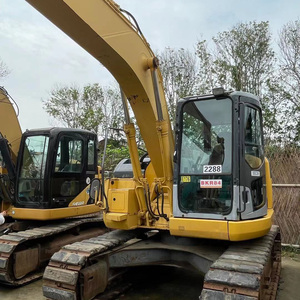 Excavadora de cadenas Komatsu PC220-8mo usada, modelo 2024, 4600 horas, capacidad de cazo de 1.35m, peso operativo de 20 toneladas, motor. - Product Image 2