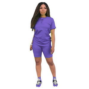 Set corto di abbigliamento donna donna all'ingrosso con Logo personalizzato due pezzi <span class=keywords><strong>t</strong></span>-<span class=keywords><strong>shirt</strong></span> Set corto 2 pezzi pantaloncini da <span class=keywords><strong>motociclista</strong></span> in bianco - Product Image 3