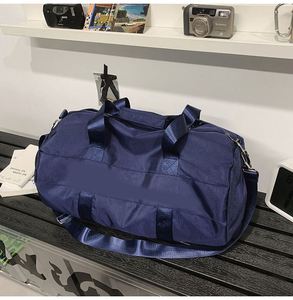 Bolsa de Viaje Deportiva de Lujo con Logotipo Personalizado, Bolsa de Yoga Portátil, Bolsa de Gimnasio Unisex con Separación para Ropa Húmeda y Seca - Product Image 4