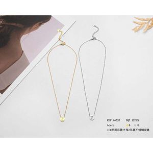 Collana con ciondolo in acciaio inossidabile Angelina con lettera Z, catena a serpente, gioielli minimalisti per donna, da indossare tutti i giorni - Product Image 1