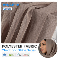 Tissu en polyester satiné à rayures écossaises respirant et antistatique pour foulards féminins, idéal pour le hijab quotidien et les tenues musulmanes - Prix de gros GH